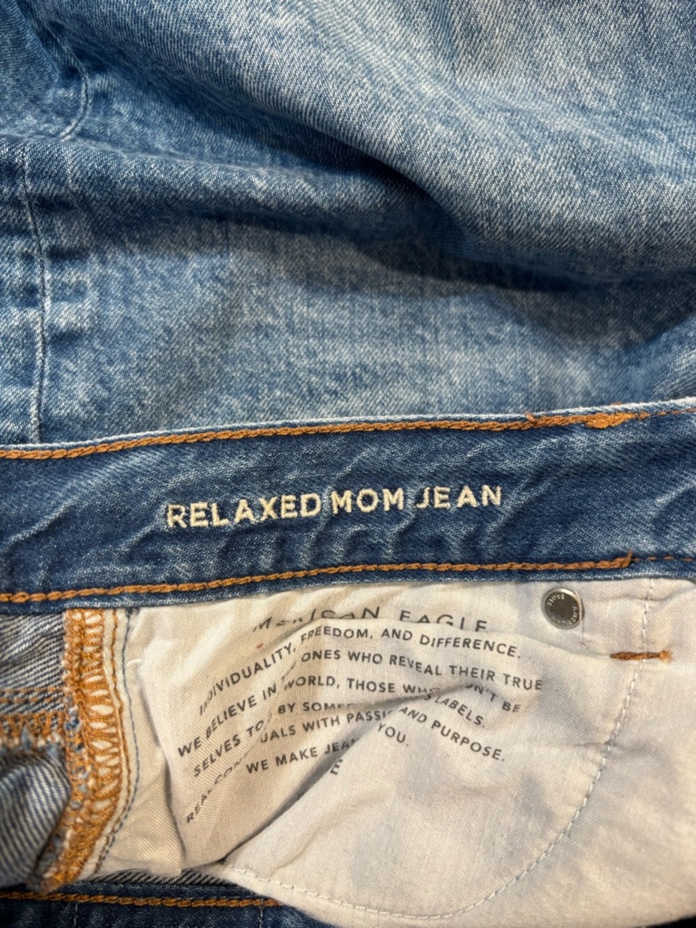 American Eagle Outfitters Relaxed Mom Jeans - Picture 5 of 5